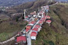 Karadeniz fıkrası gibi mahalle: Komşular bir adımla il değiştirip, bir dakika farkla iftar açıyor