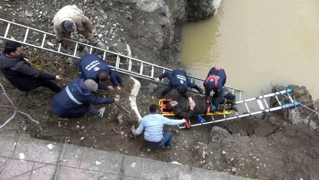 Köprüden Düşen Bisikletli Kurtarıldı - Son Dakika