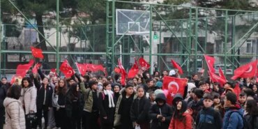 Samsun ve 6 ilde eğitim öğretim yılının ikinci dönemi 'Bayrak Sevgisi' temasıyla başladı