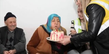 Samsun'da 74 Yaşında İlk Doğum Günü Kutlaması