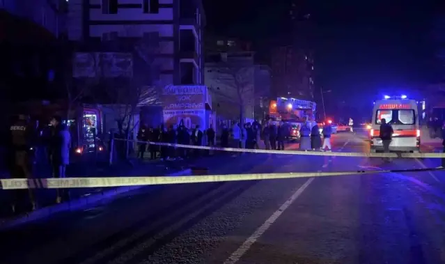 Samsun'da Çatı Yangını: Genç Hastaneye Kaldırıldı