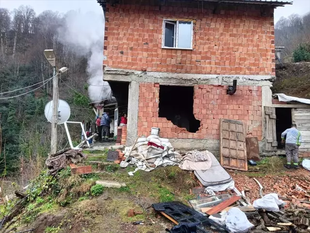 Samsun'da Ev Yangını - Son Dakika