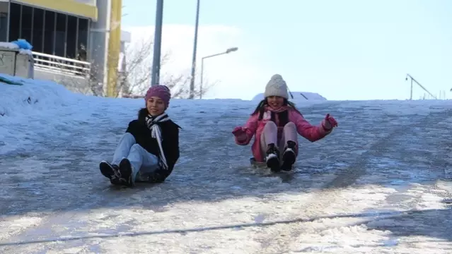 Samsun'da Kar Nedeniyle Okullar Tatil