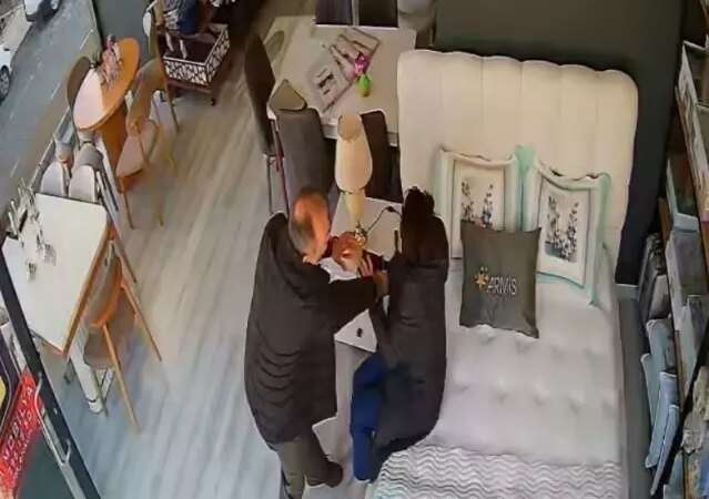 Samsun'da Öğretmen Eşini Darbetti - Son Dakika