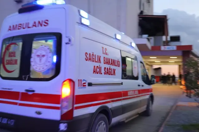 Samsun'da Tır Poliise Çarptı: 2 Yaralı