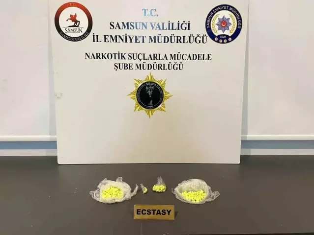 Samsun'da Uyuşturucu Operasyonu: 208 Ecstasy Hap Ele Geçirildi