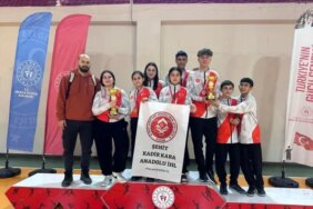 Samsun'un İmam Hatip Lisesi Floor Curling'de İl Birincisi