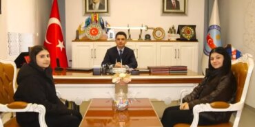 Taşova Kaymakamı, TÜBİTAK Proje Yarışmalarında Başarı Gösteren Öğrencilerle Bir Araya Geldi