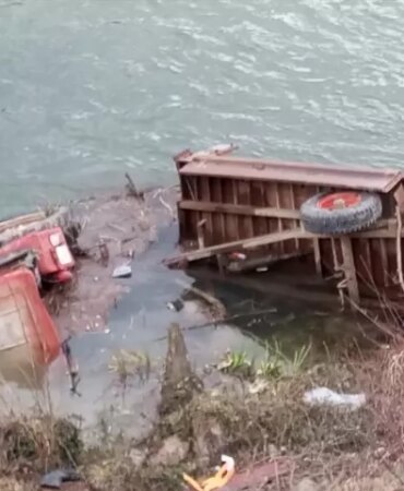 Traktör Nehre Devrildi: 1 Ölü, 1 Yaralı