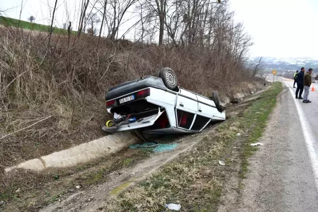 Vezirköprü'de Trafik Kazası: Sürücü Yara Almadan Kurtuldu