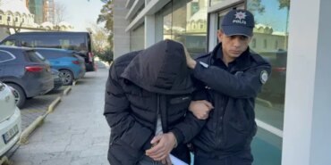 14 yaşındaki kıza cinsel tacizden tutuklandığı sırada kız babası oldu