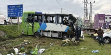 Samsun'da Midibüs Devrildi: 11 Yaralı