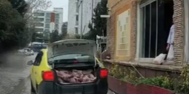 Akılalmaz görüntü! Taksi bagajında kilolarca et sevkiyatı