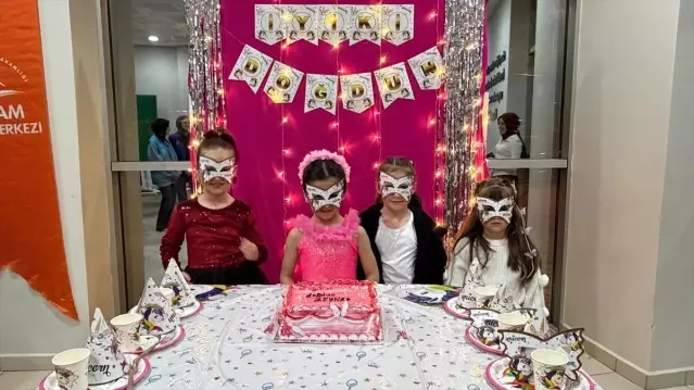 Alaçam'da şehit kızına anlamlı doğum günü kutlaması