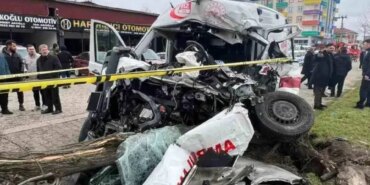 Ambulans-Kamyon Kazası: 1 Ölü, 3 Yaralı