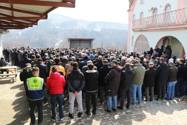 Ambulans Şoförü Kazada Hayatını Kaybetti