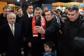 Bakan Çiftçi Ramazan Sokağı'nı Ziyaret Etti