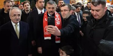 Bakan Çiftçi Ramazan Sokağı'nı Ziyaret Etti