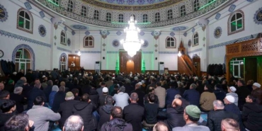 Canik'te binler Kadir Gecesi'nde ellerini semaya açtı