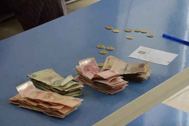 Havza'da Dilenciden 1740 Lira Çıktı