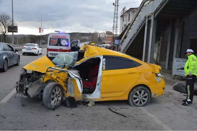 Havza'da Trafik Kazası: Sürücü Ağır Yaralı