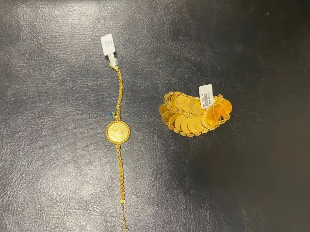 İkiz Kız Kardeşler Kuyumcudan Hırsızlık Yaptı