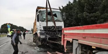 Kamyon Devrildi, Yol Kapandı - Son Dakika