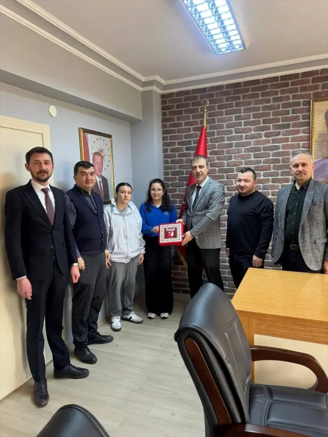 Mira Ayan, Mangala'da İlçe Birincisi Oldu