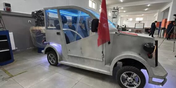 Öğrenciler Geri Dönüşüm ile Otomobil Üretti