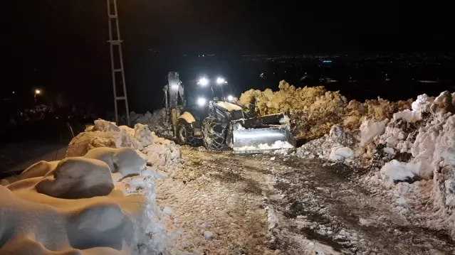 Salıpazarı'nda Karla Mücadele Devam Ediyor