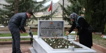 Samsun, Tokat ve Kastamonu'da vatandaşlar bayram arifesinde mezarlıkları ziyaret etti