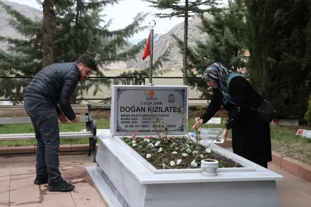 Samsun, Tokat ve Kastamonu'da vatandaşlar bayram arifesinde mezarlıkları ziyaret etti