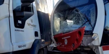 Samsun'da Kamyon-Tramvay Çarpışması: 3 Yaralı