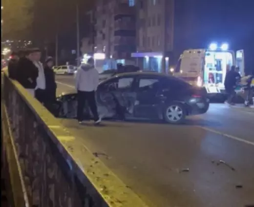 Samsun'da Kediye Çarpmamak İçin Korkuluklara Çarpan Araçta Yaralılar