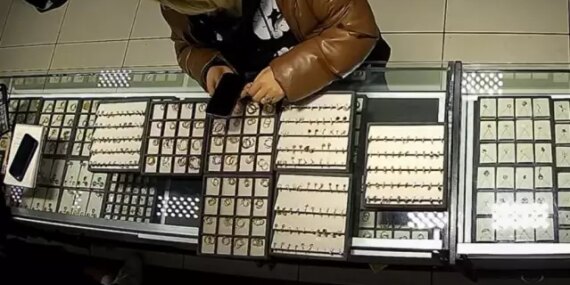 Ziynet Hırsızlığı: 2 Şüpheli Tutuklandı