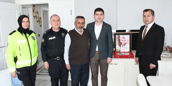 Alaçam'da şehit polis memuru Yusuf Ceylan'ın ailesi ziyaret edildi