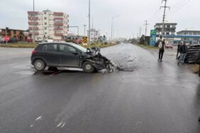 Atakum'da Trafik Kazası: 2 Yaralı