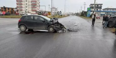 Atakum'da Trafik Kazası: 2 Yaralı