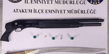 Atakum'da ruhsatsız silah ve kılıç ele geçirildi