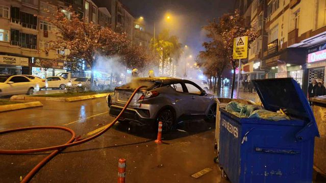 Babasıyla tartıştı, park halindeki aracı yaktı