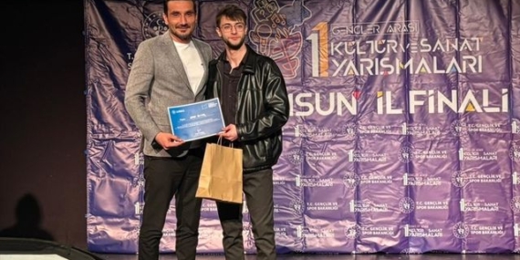 Bafra'lı Emre Öztürk, Şiir Yarışmasında Birinci Oldu