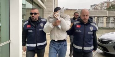 Cinsel saldırı şüphelisi yüzündeki dövmeden yakalandı