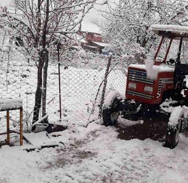 Kavak'ta Nisan'da Kar Yağışı - Son Dakika