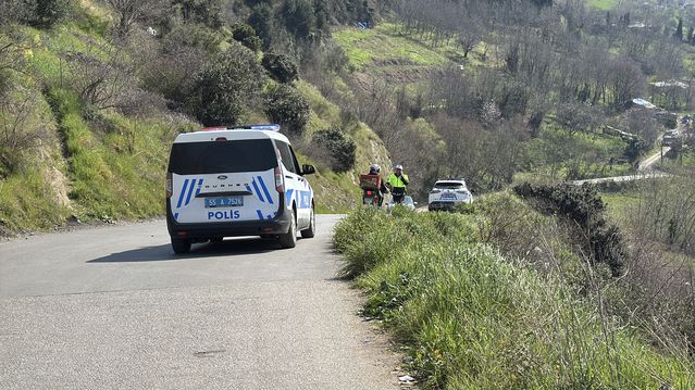 Kediye Çarpmamak İçin Araziye Yuvarlandı
