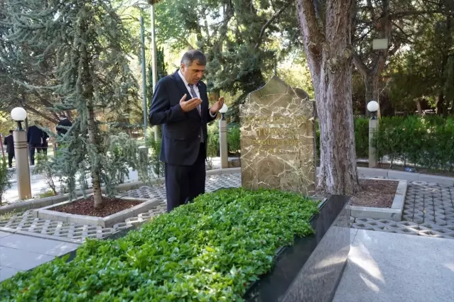 MHP'den Türkeş'e Anma Mesajı