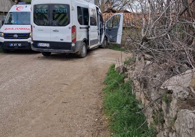 Okul Servisi Kazası: 12 Yaralı