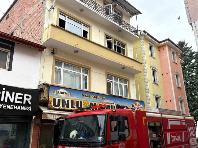 Samsun'da Apartmanda Yangın - Son Dakika