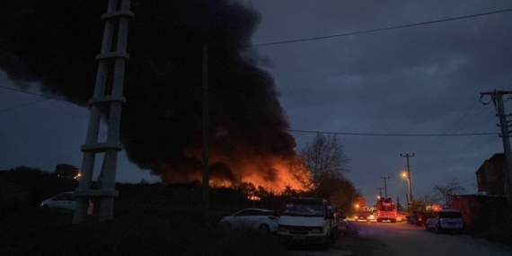 Samsun'da Meyve Deposunda Yangın - Son Dakika