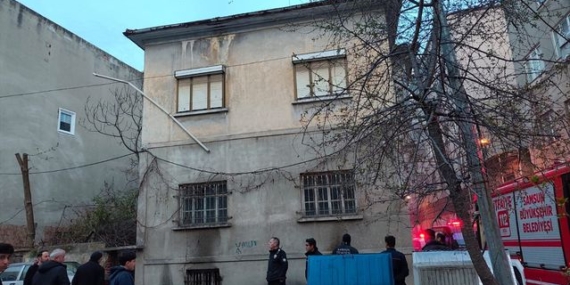 Samsun'da metruk bina yangını söndürüldü