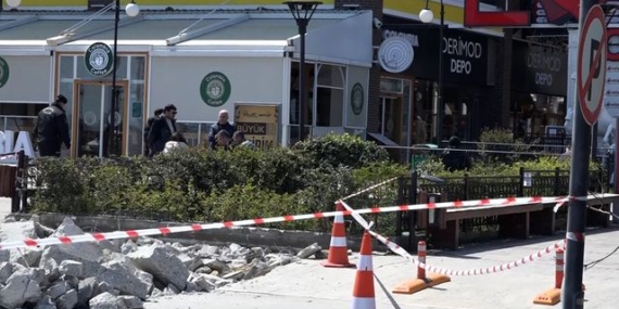 Samsun'da toprak kaymasına önlem: AVM girişleri kapatıldı